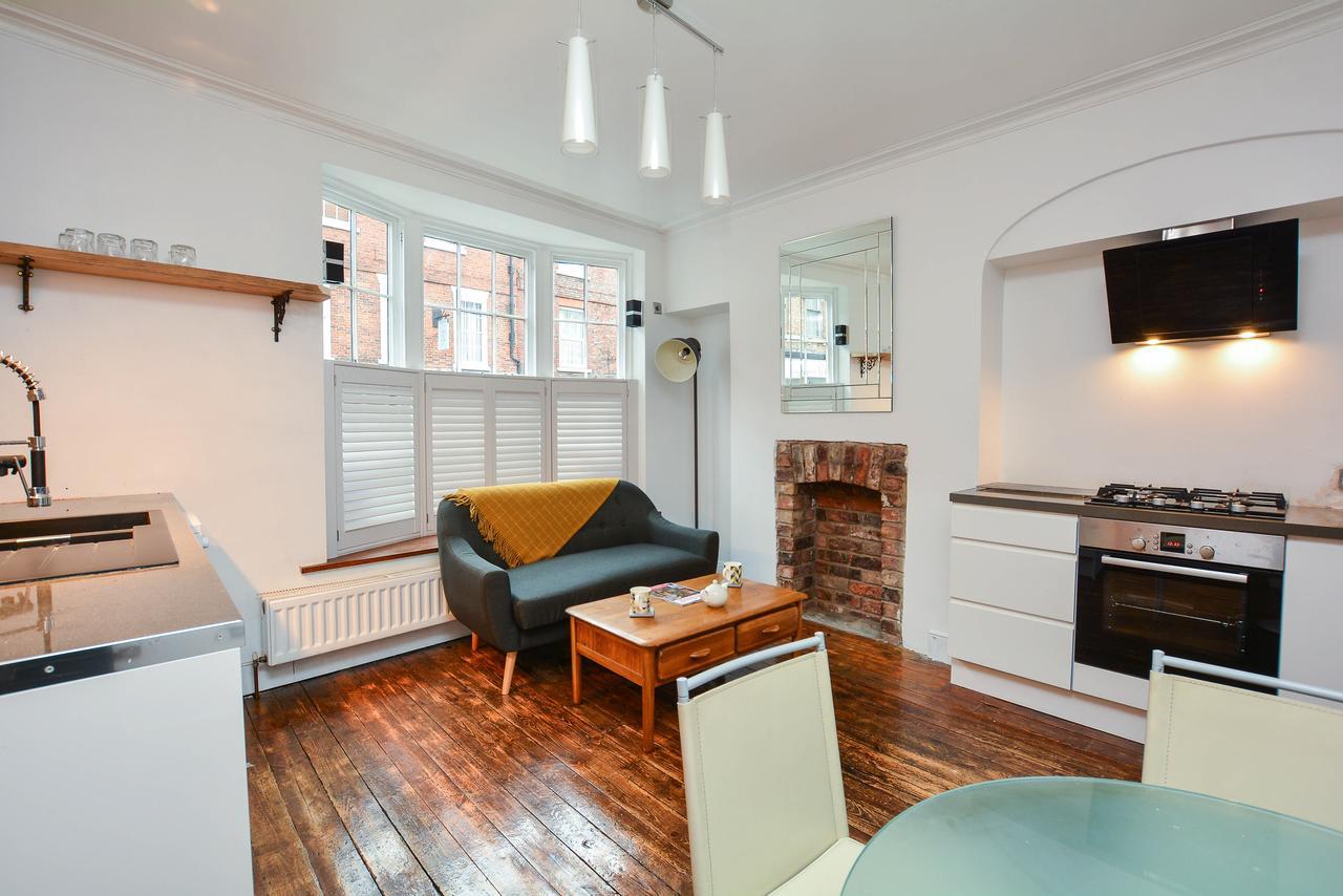 The Location- 1 Free Private Parking Space - 60 Second Walk 2 Minster! Apartment York Exterior photo